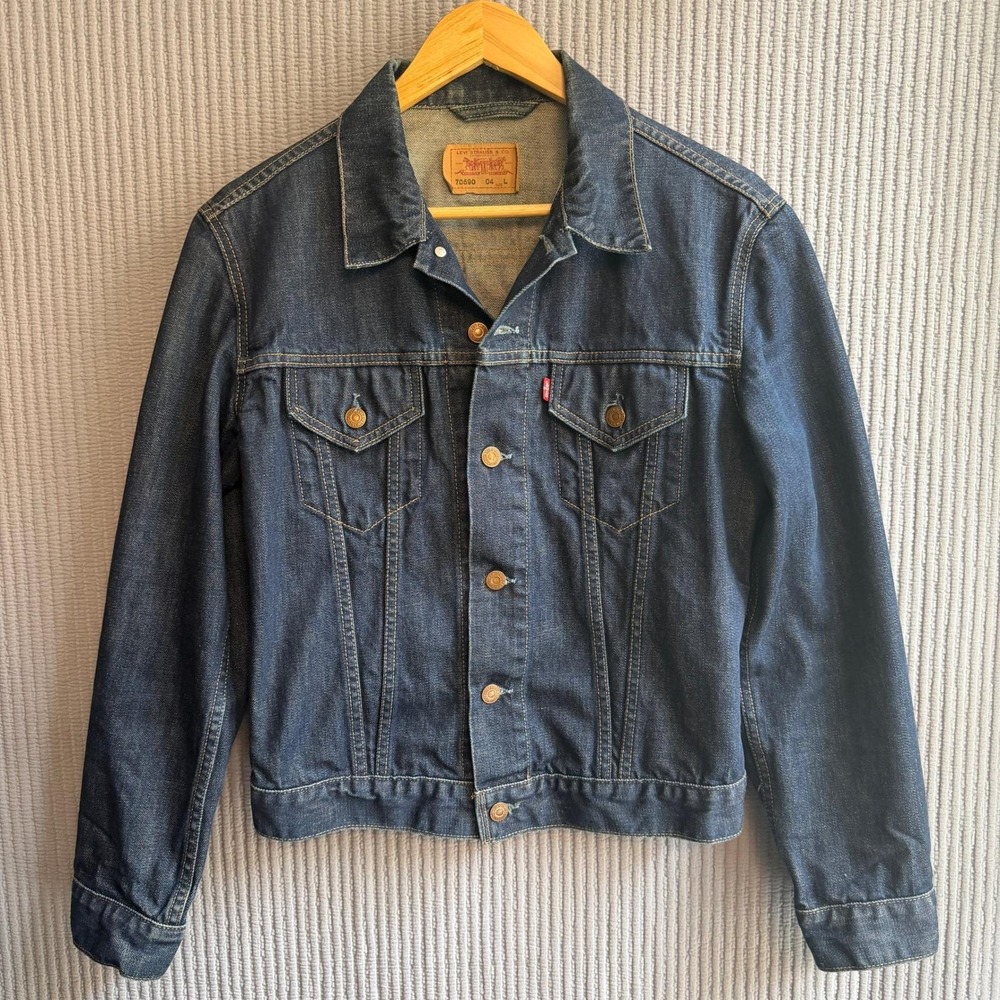 Levis Denim Jacket Everyday Size L Dark Wash Excellent Classic Trucker 70590